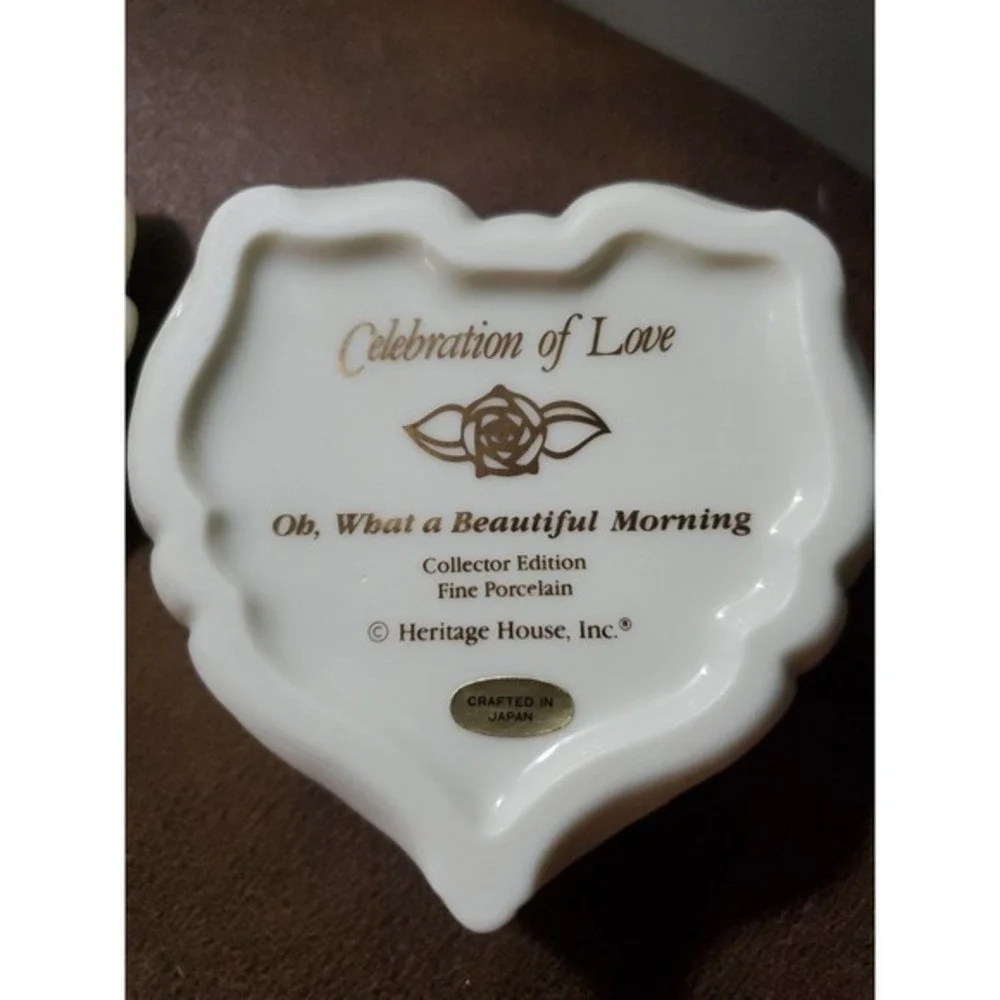 Heritage House Celebration Of Love‎ Porcelain Heart Shaped Music Trinket Box